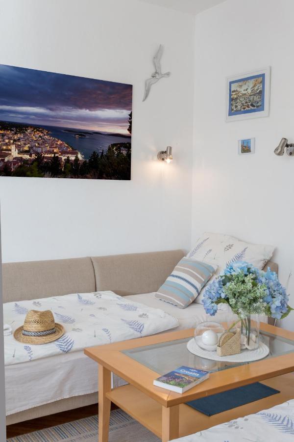 So Hvar So Good! Spacious With Terrace Appartement Hvar Town Buitenkant foto