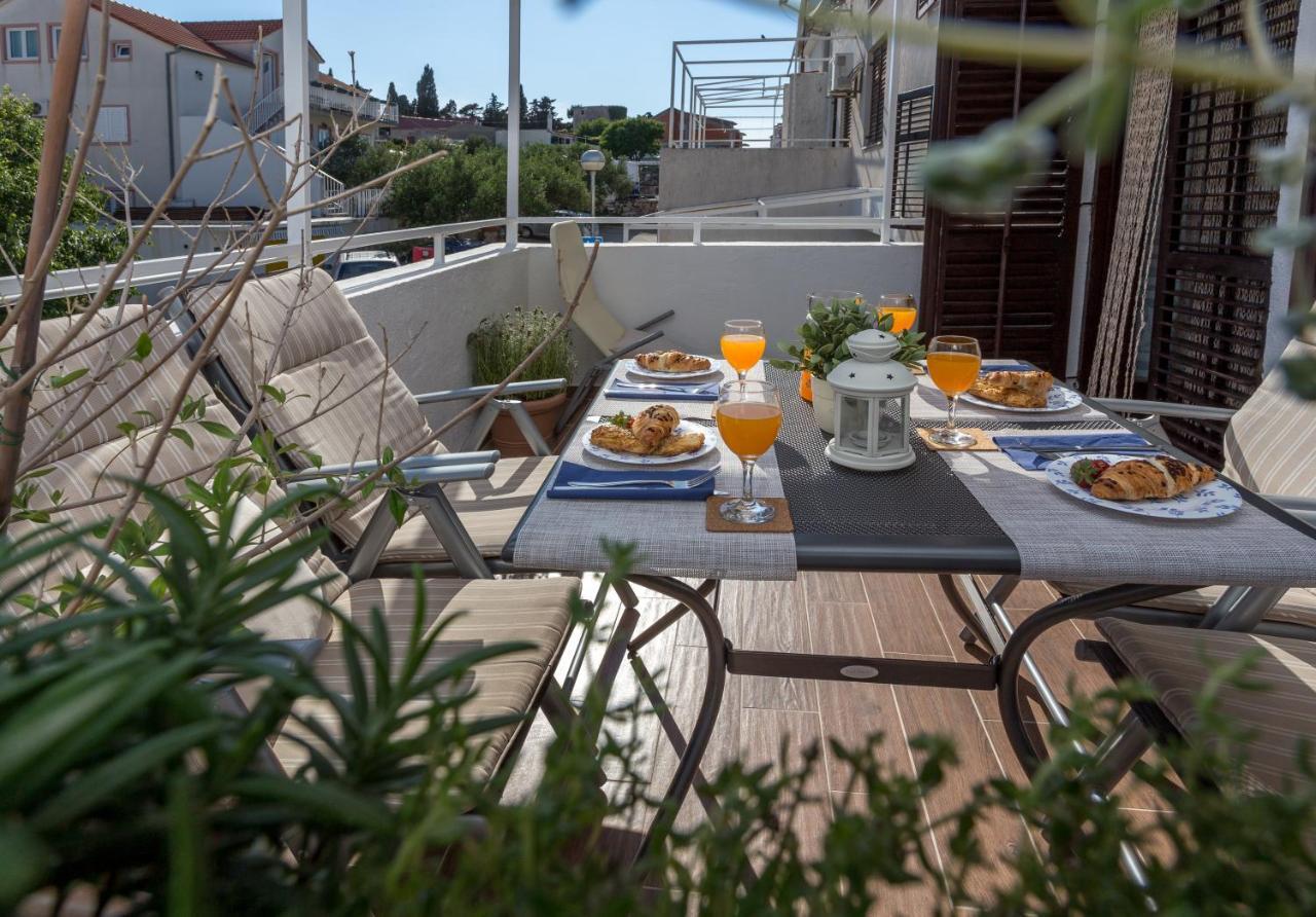 So Hvar So Good! Spacious With Terrace Appartement Hvar Town Buitenkant foto