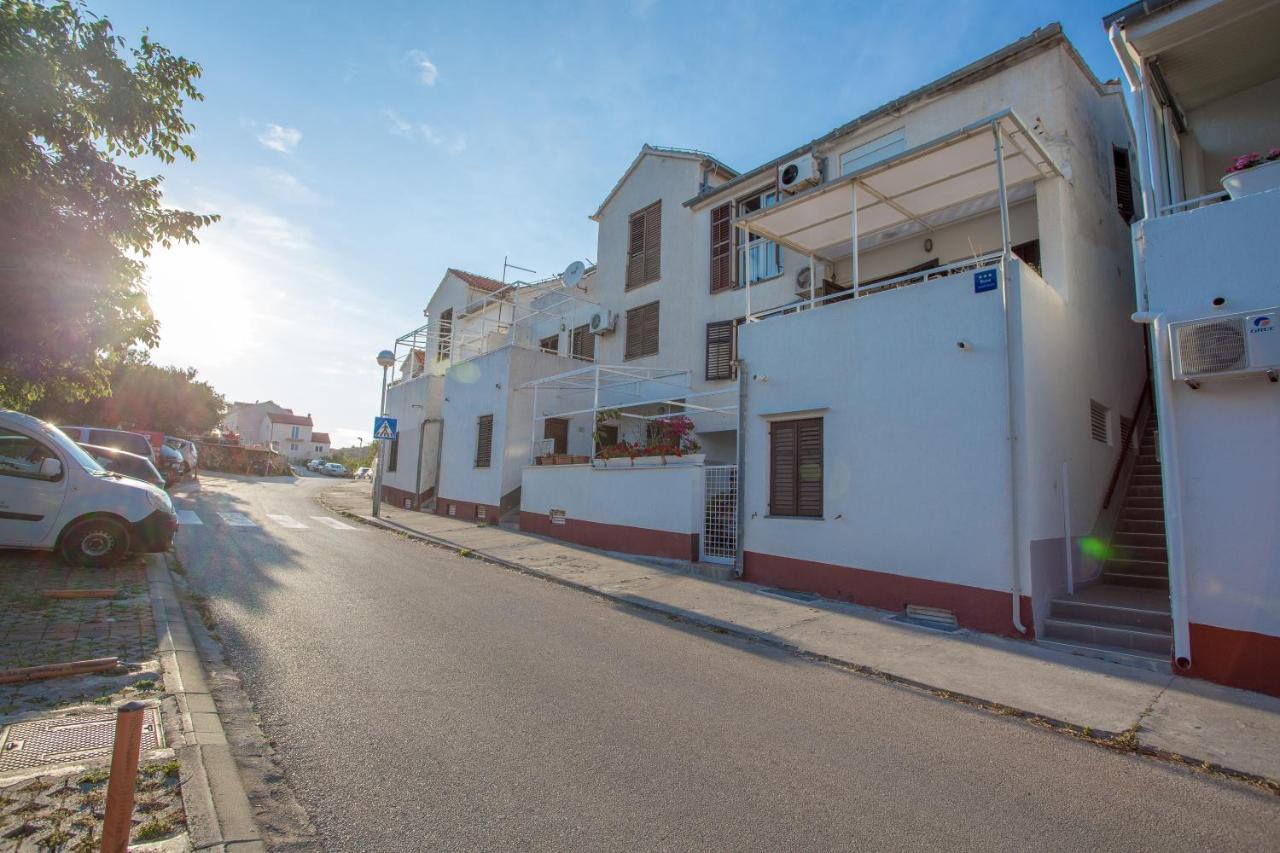 So Hvar So Good! Spacious With Terrace Appartement Hvar Town Buitenkant foto